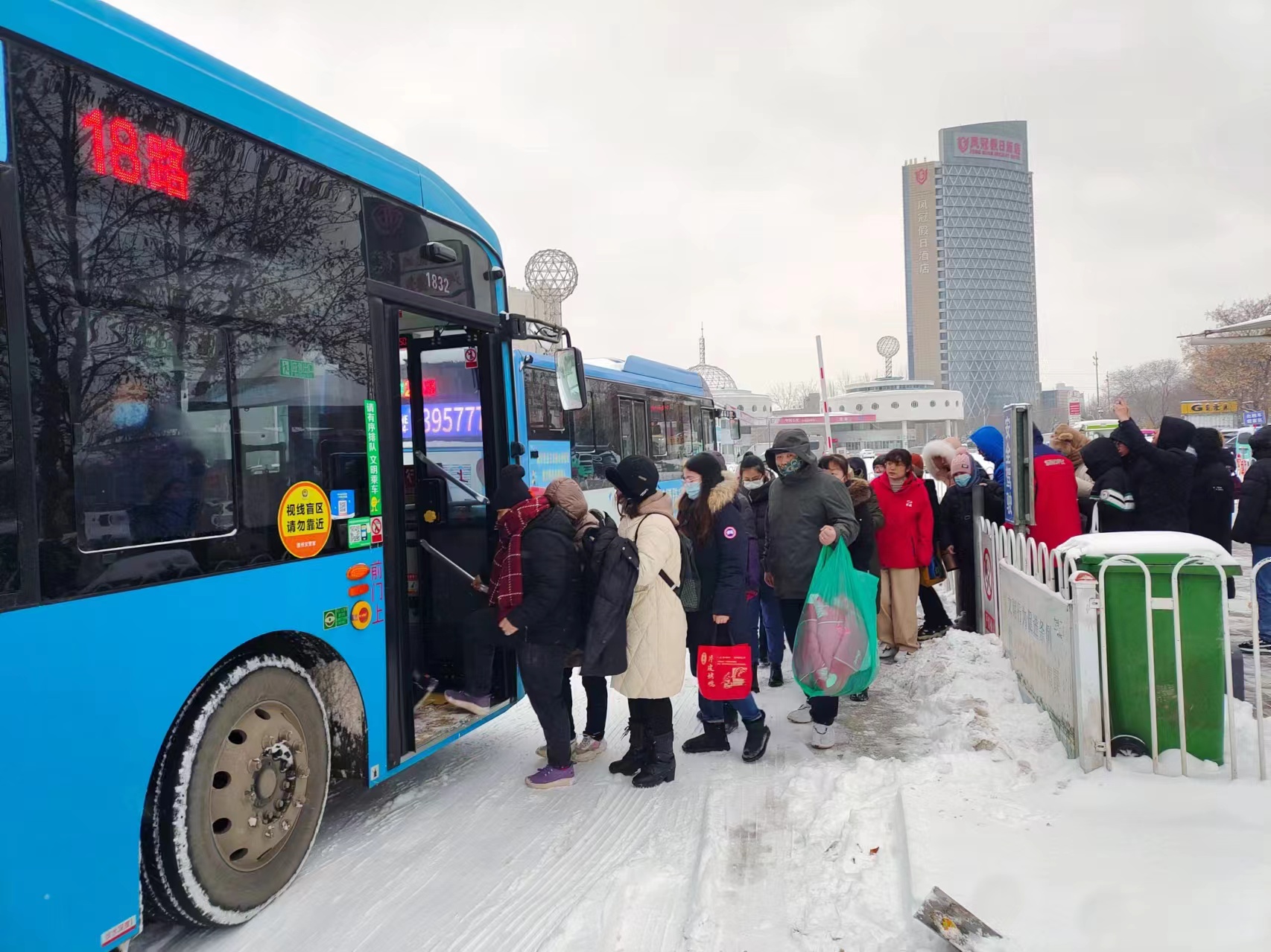 迎战龙年首场降雪，德州交投公交集团全力保障市民安全出行